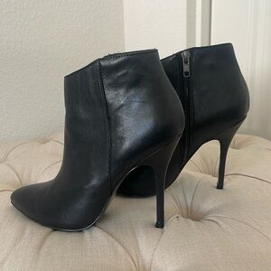 Steve Madden Booties ✨🖤✨